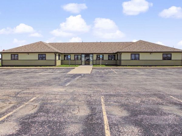 1715 S G Avenue, Nevada, IA 50201