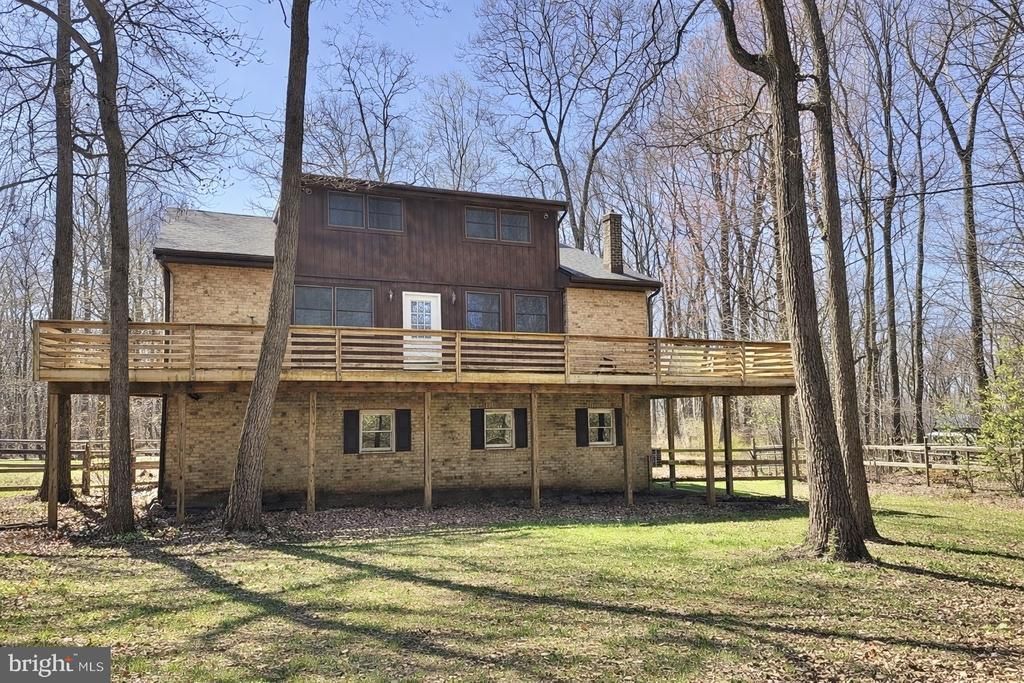 8640 HENSINGERSVILLE ROAD, MACUNGIE, PA 18062