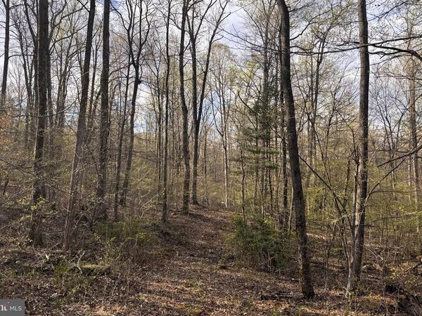 PADUA , SPERRYVILLE, VA 22740