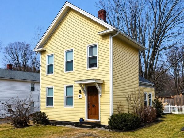 45 Maple St., Warren, MA 01083