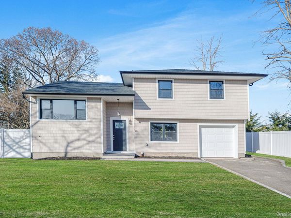 20 Marilynn Street, East Islip, NY 11730