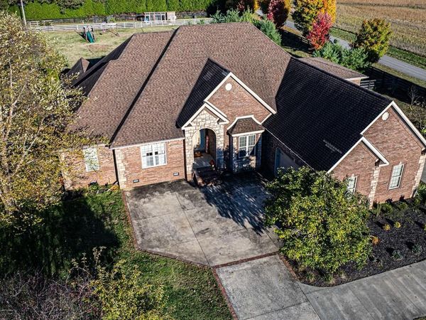 1000 Edgewater Lane , Bowling Green, KY 42104