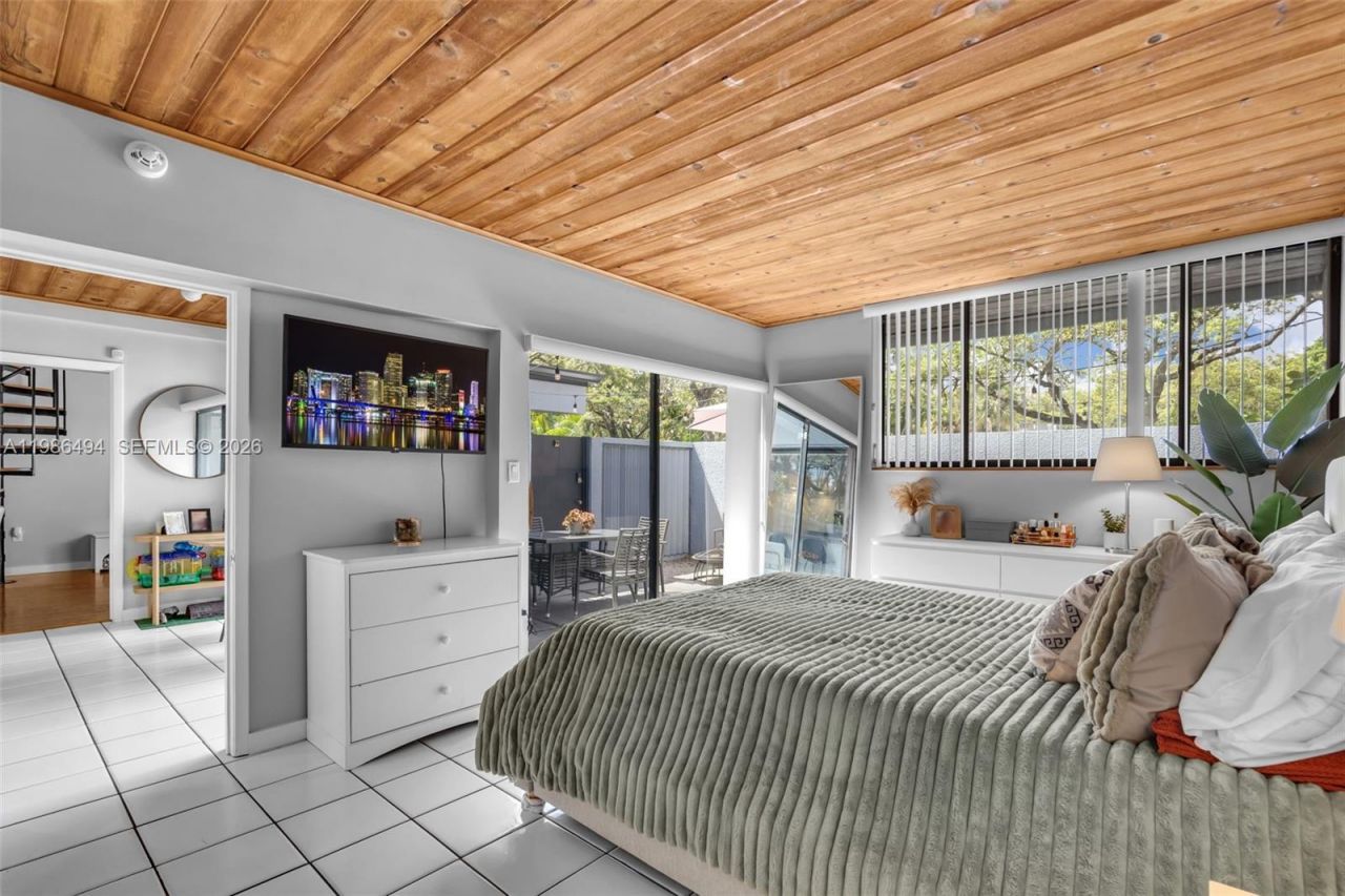 16341 Wood Walk , Miami Lakes, FL 33014 Photo