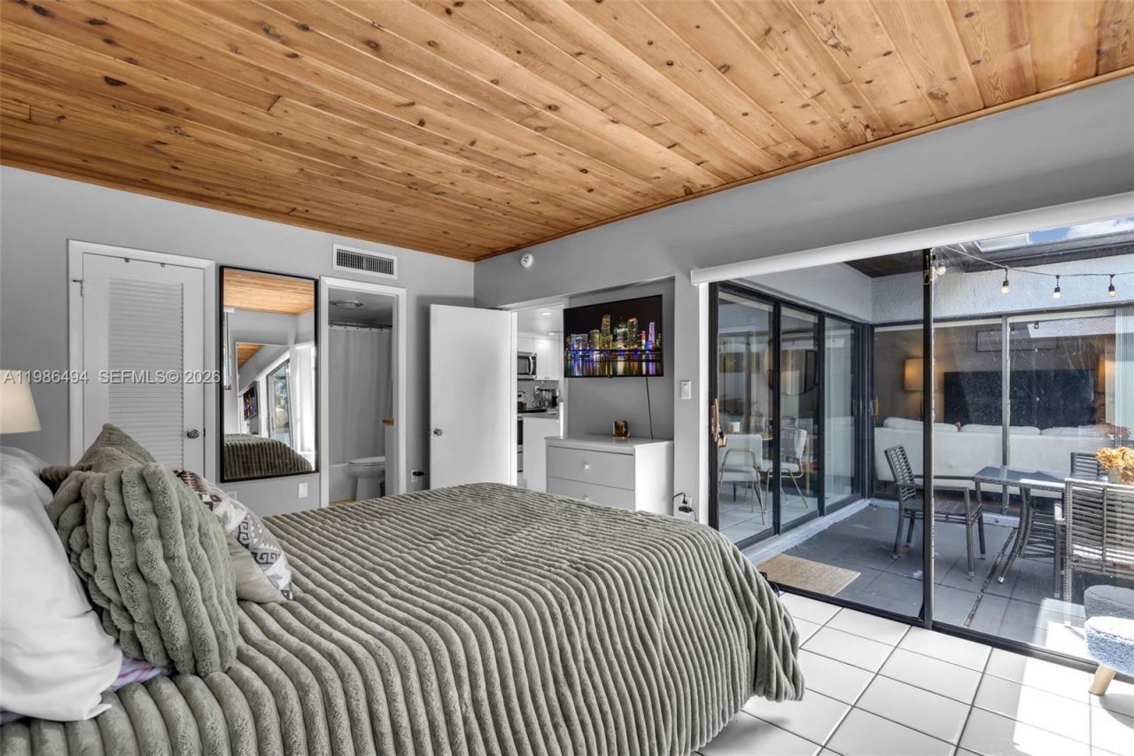 16341 Wood Walk , Miami Lakes, FL 33014 Photo