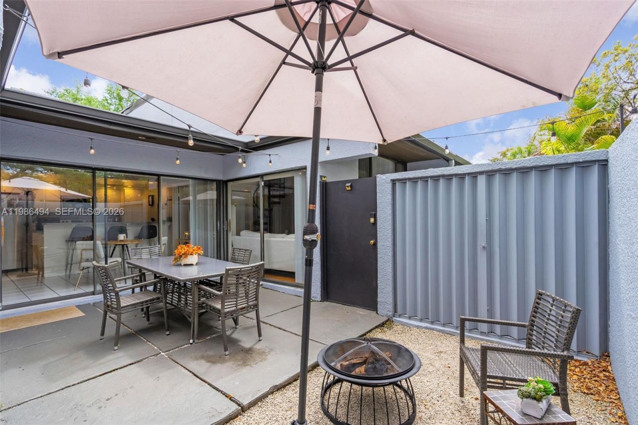 16341 Wood Walk , Miami Lakes, FL 33014 Photo