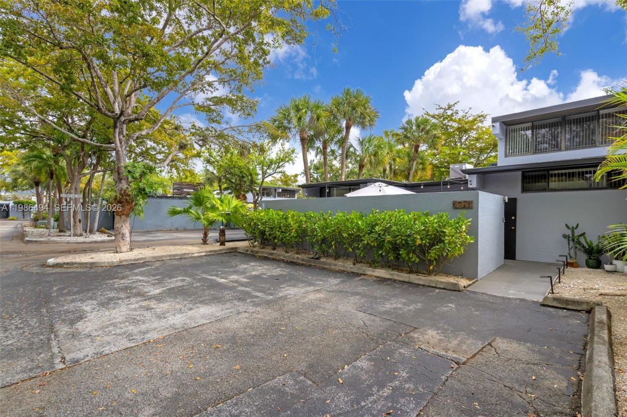 16341 Wood Walk , Miami Lakes, FL 33014 Photo