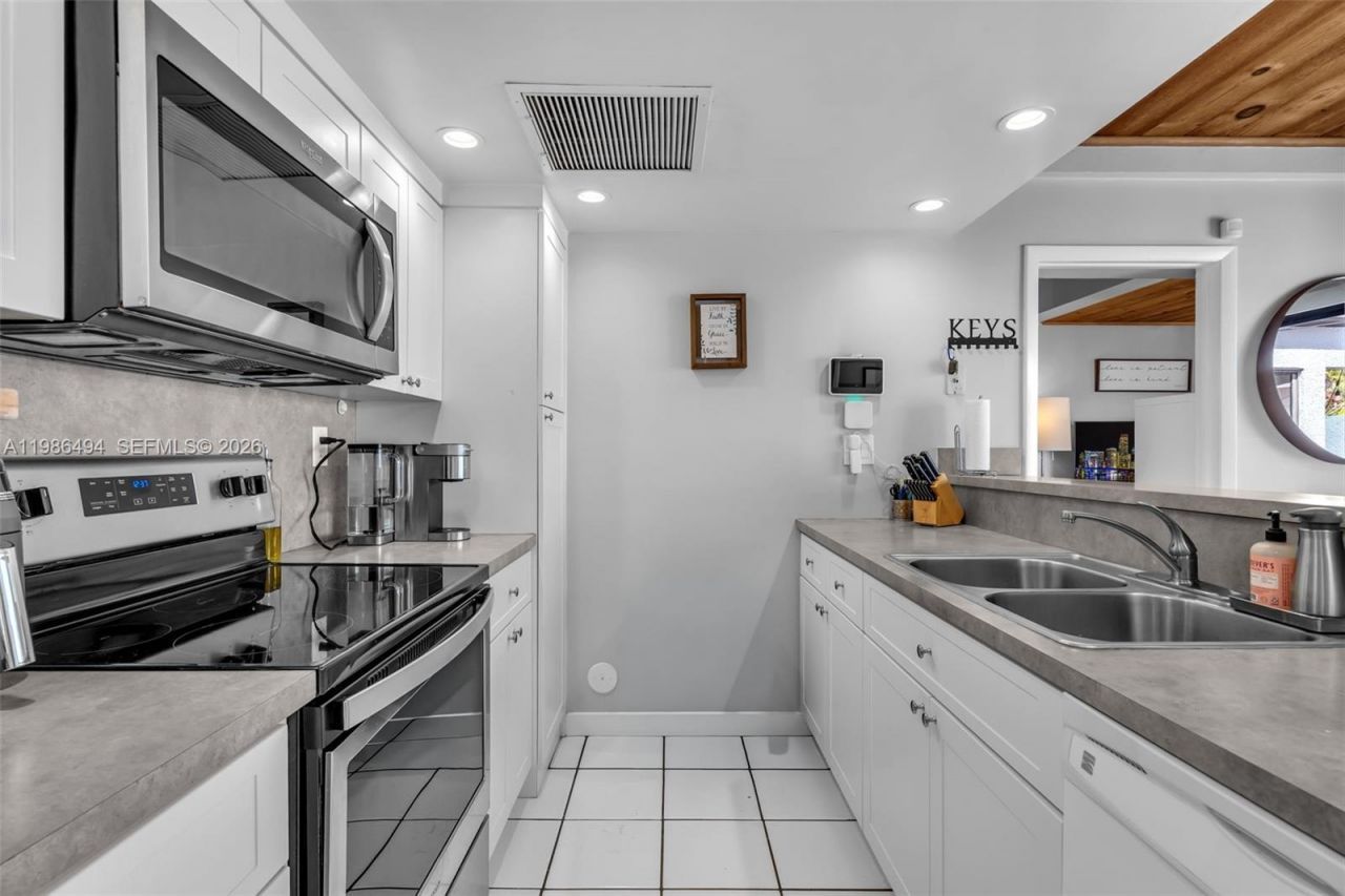 16341 Wood Walk , Miami Lakes, FL 33014 Photo