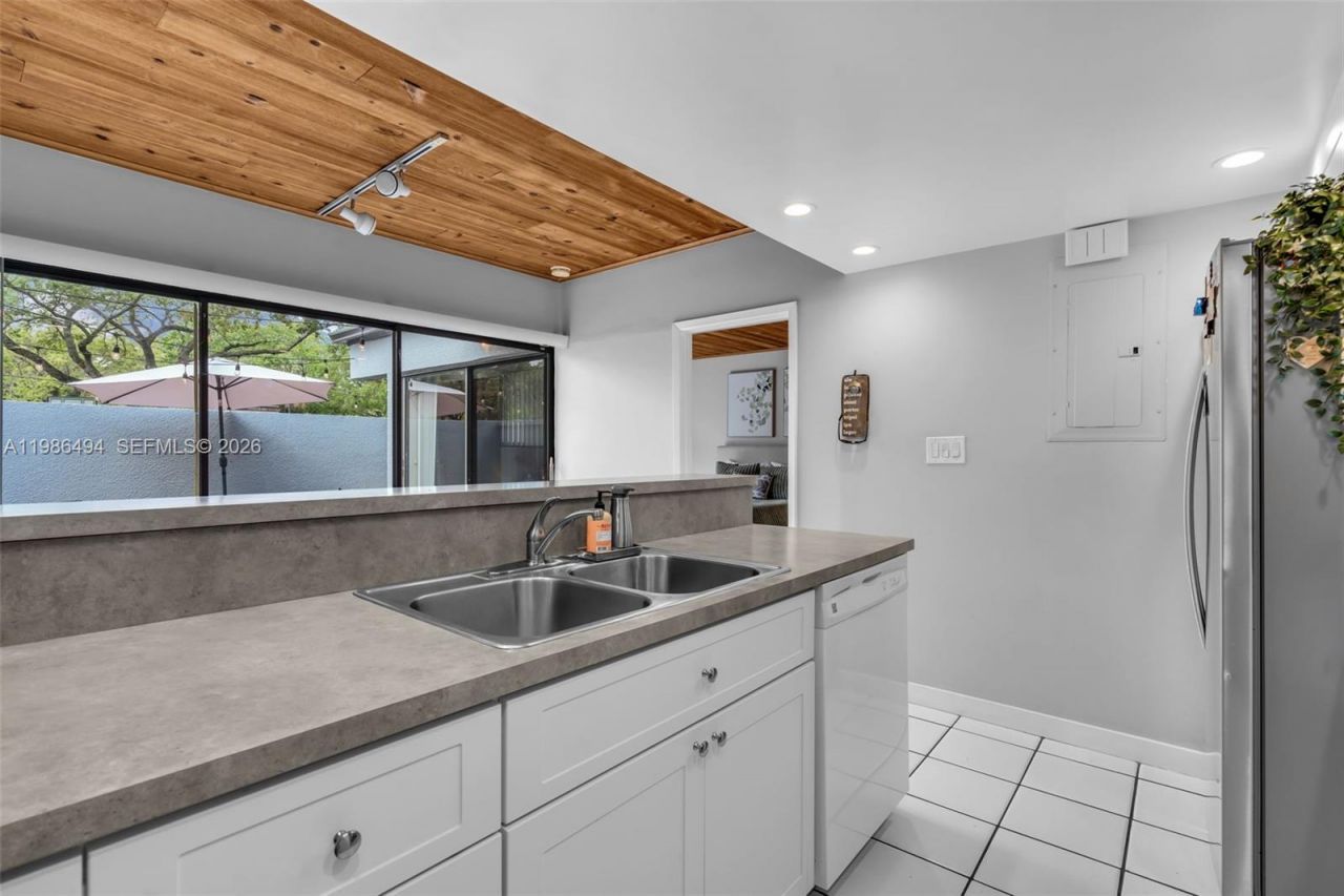 16341 Wood Walk , Miami Lakes, FL 33014 Photo