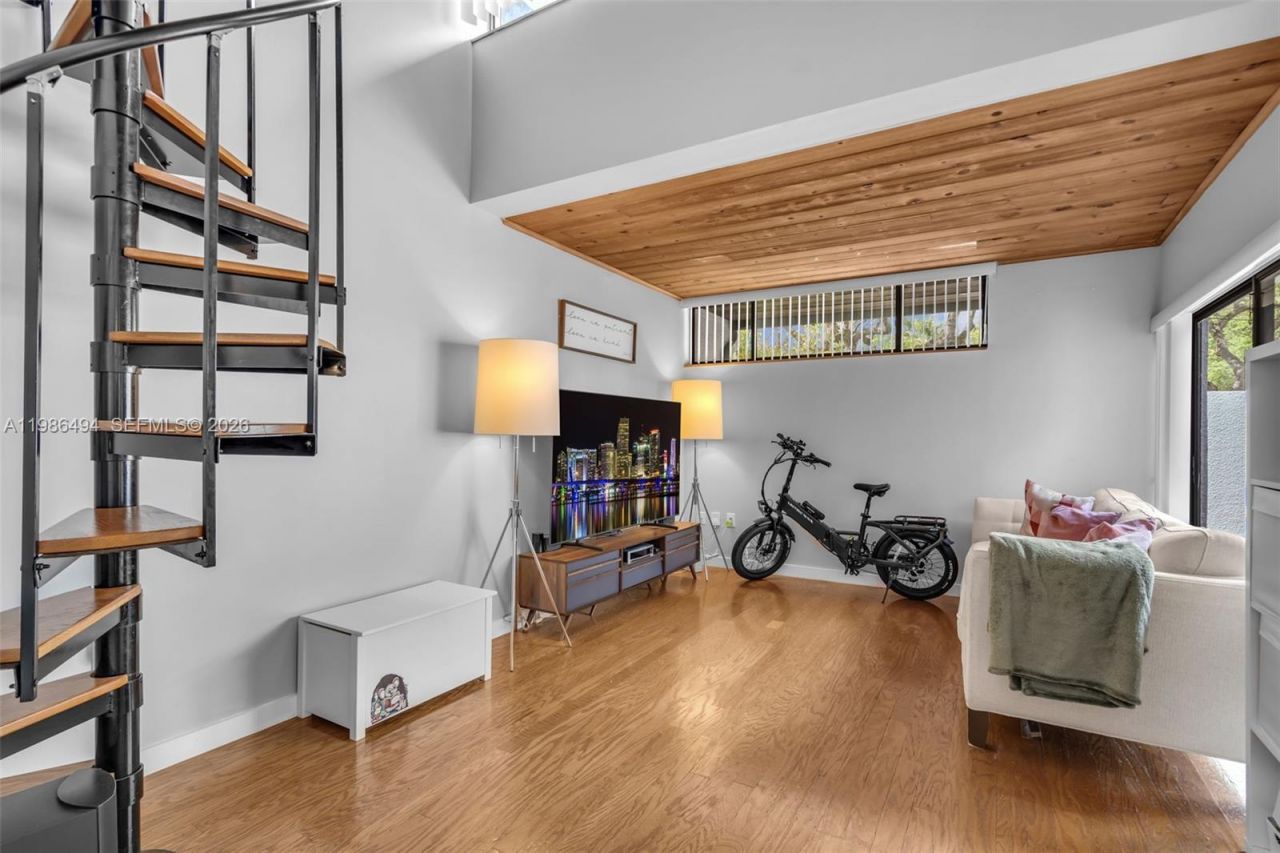 16341 Wood Walk , Miami Lakes, FL 33014 Photo