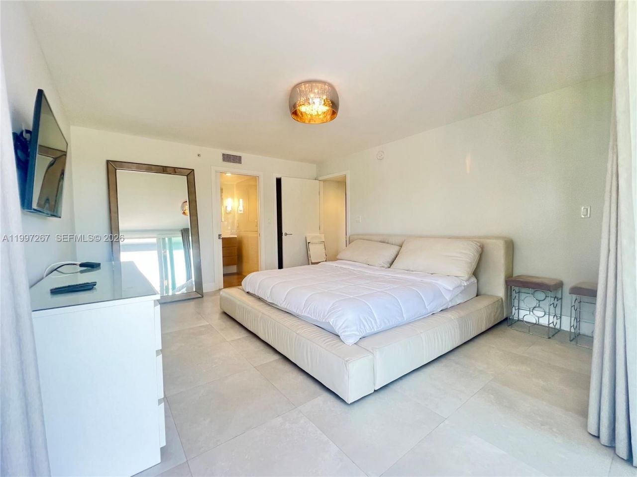7832 Collins Ave, Unit 304, Miami Beach, FL 33141 Photo