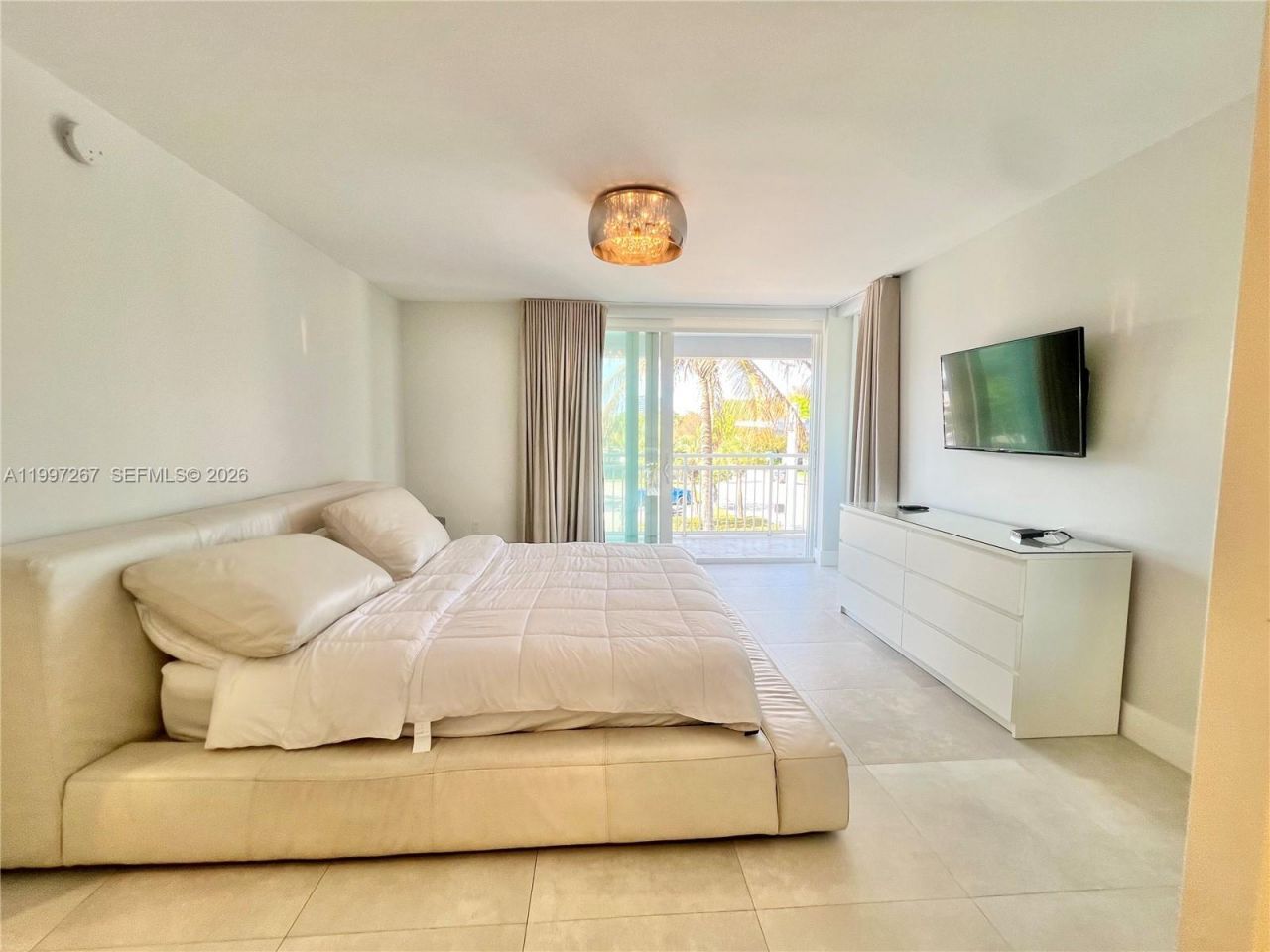 7832 Collins Ave, Unit 304, Miami Beach, FL 33141 Photo