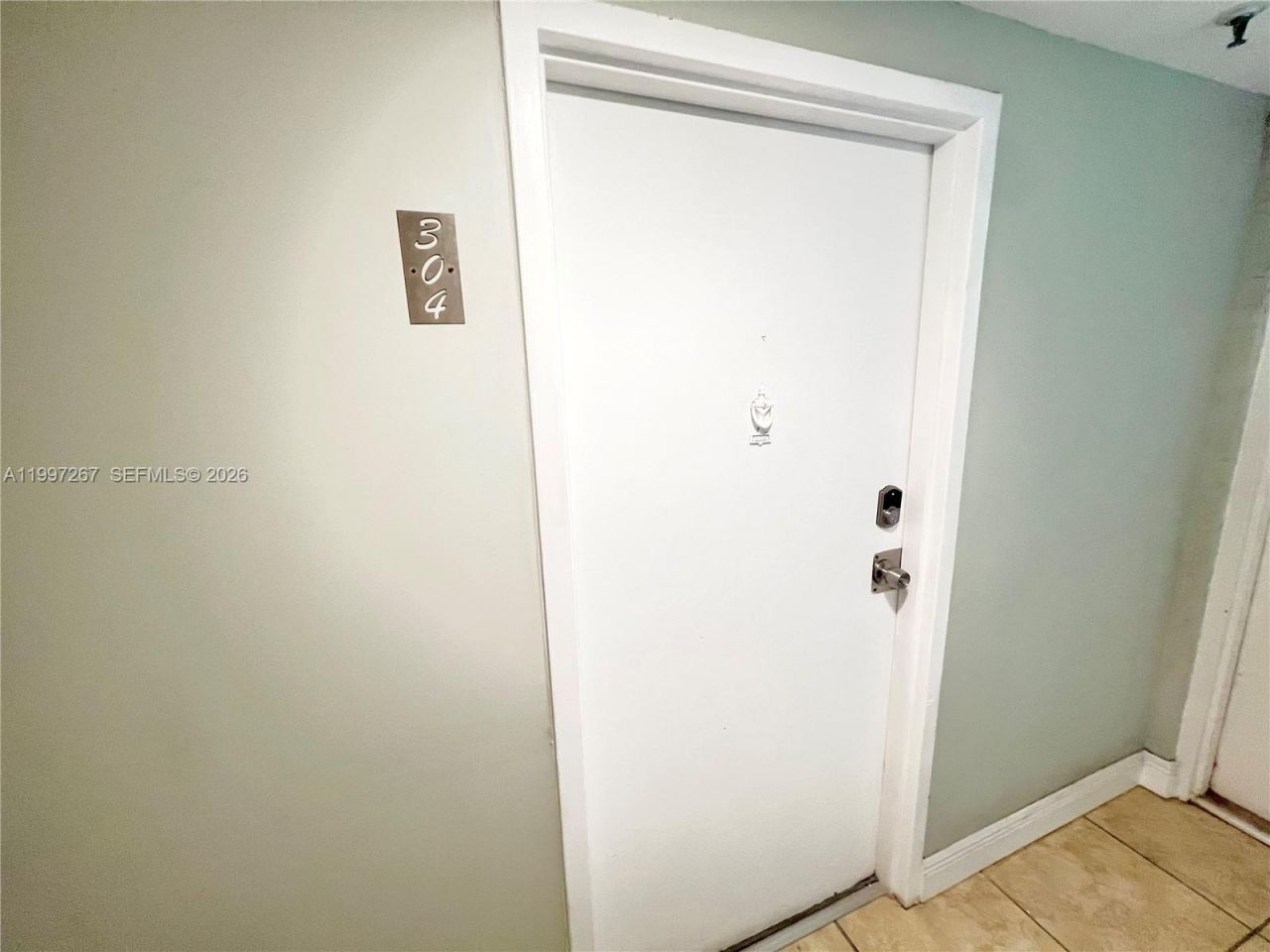 7832 Collins Ave, Unit 304, Miami Beach, FL 33141 Photo