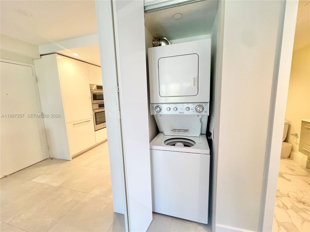 7832 Collins Ave, Unit 304, Miami Beach, FL 33141 Photo