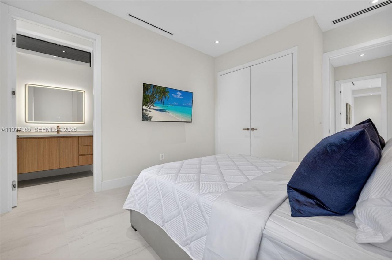 2757 NE 34 Street , Fort Lauderdale, FL 33306 Photo