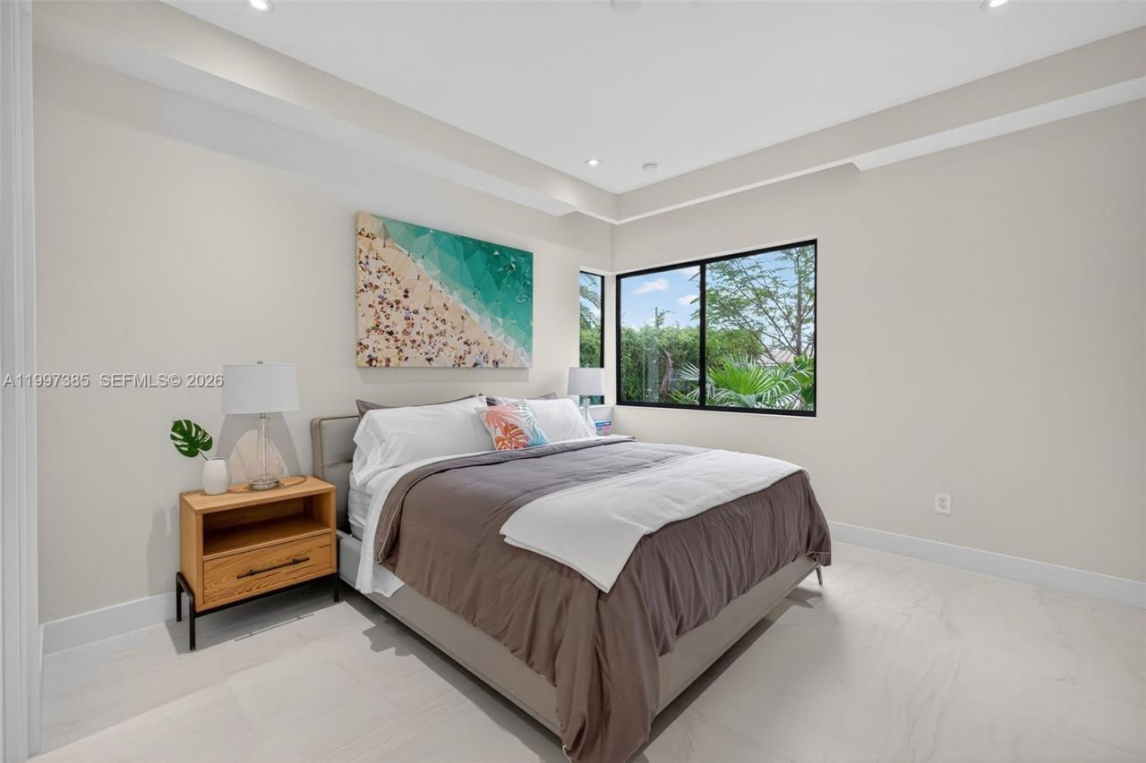 2757 NE 34 Street , Fort Lauderdale, FL 33306 Photo