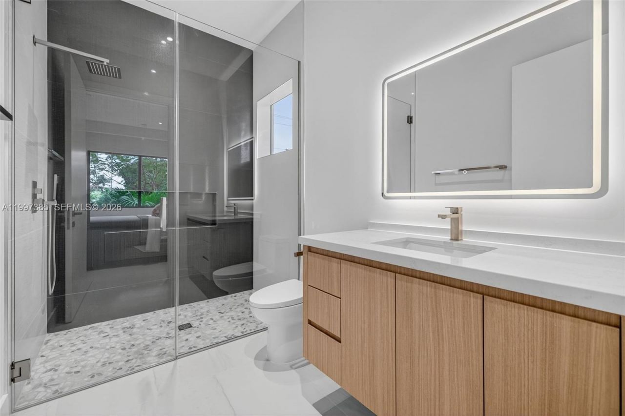 2757 NE 34 Street , Fort Lauderdale, FL 33306 Photo