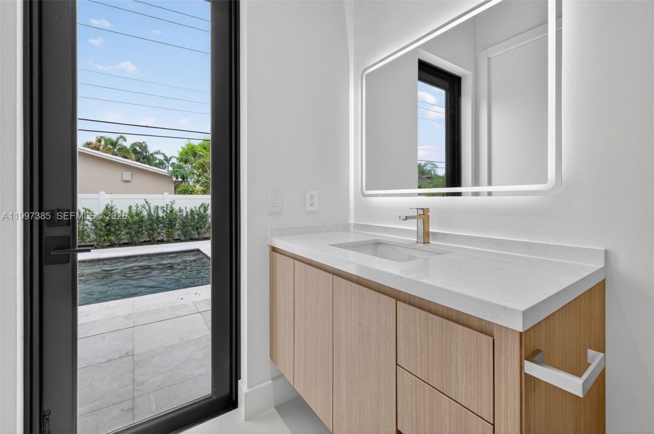 2757 NE 34 Street , Fort Lauderdale, FL 33306 Photo