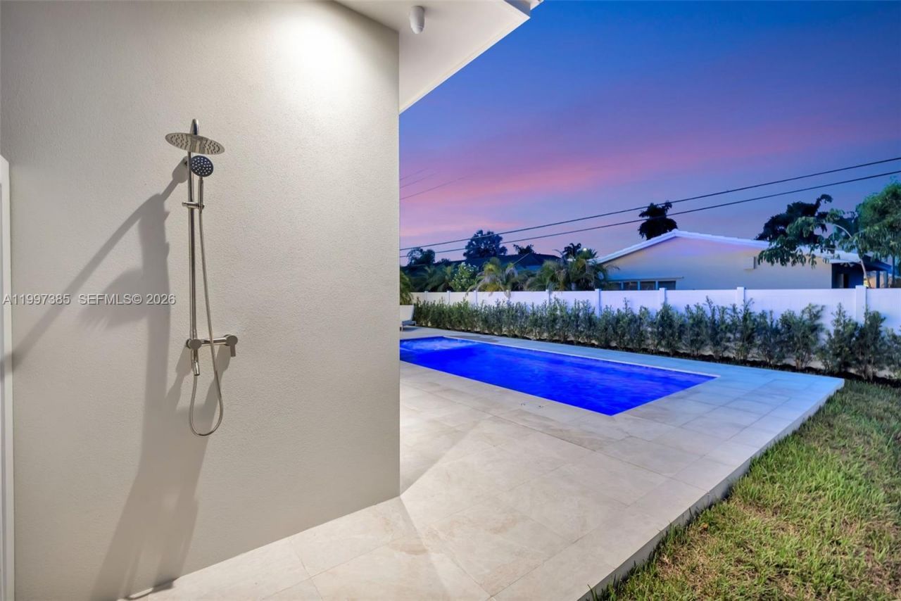 2757 NE 34 Street , Fort Lauderdale, FL 33306 Photo