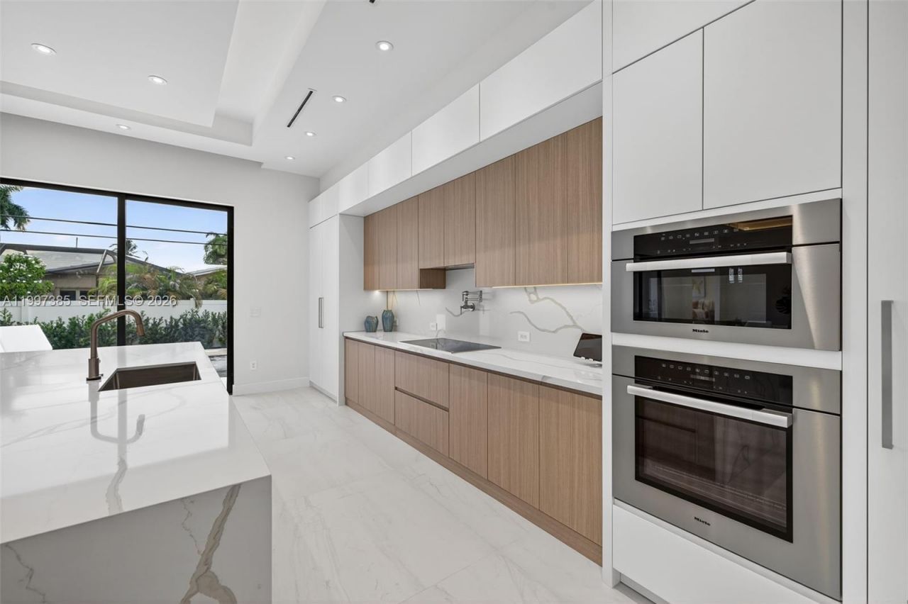 2757 NE 34 Street , Fort Lauderdale, FL 33306 Photo