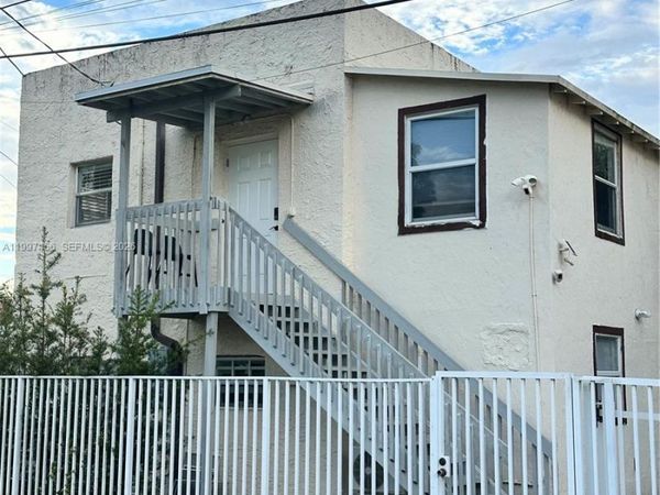 2160 SW 17th St, Unit 2162, Miami, FL 33145