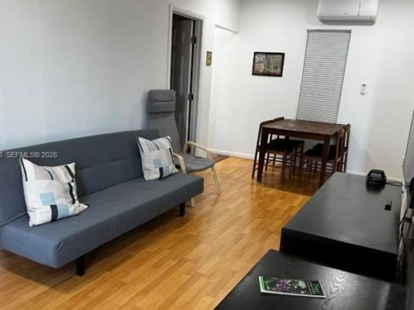 2160 SW 17th St, Unit 2162, Miami, FL 33145