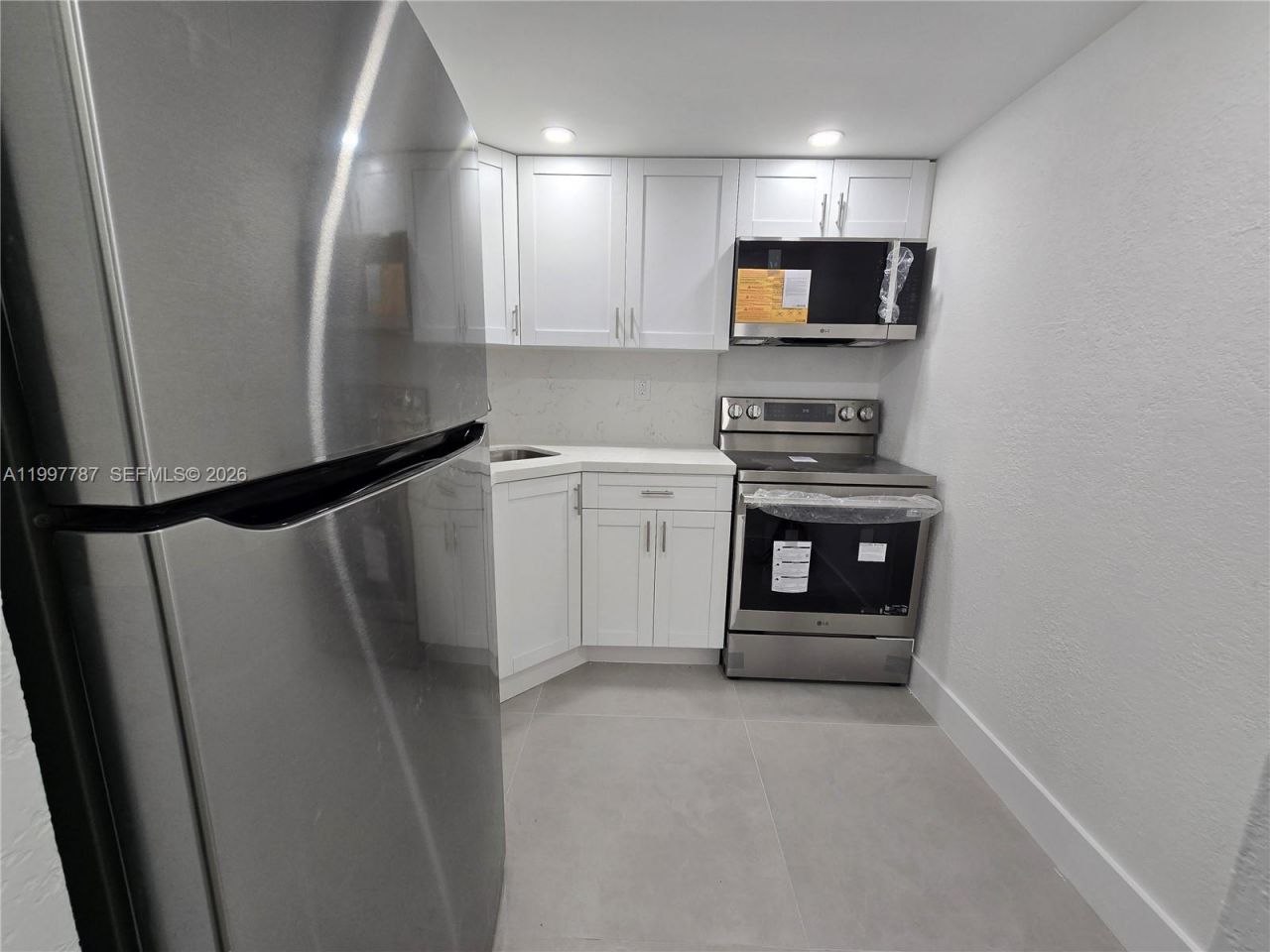 4550 NW 9th St, Unit 304E, Miami, FL 33126 Photo