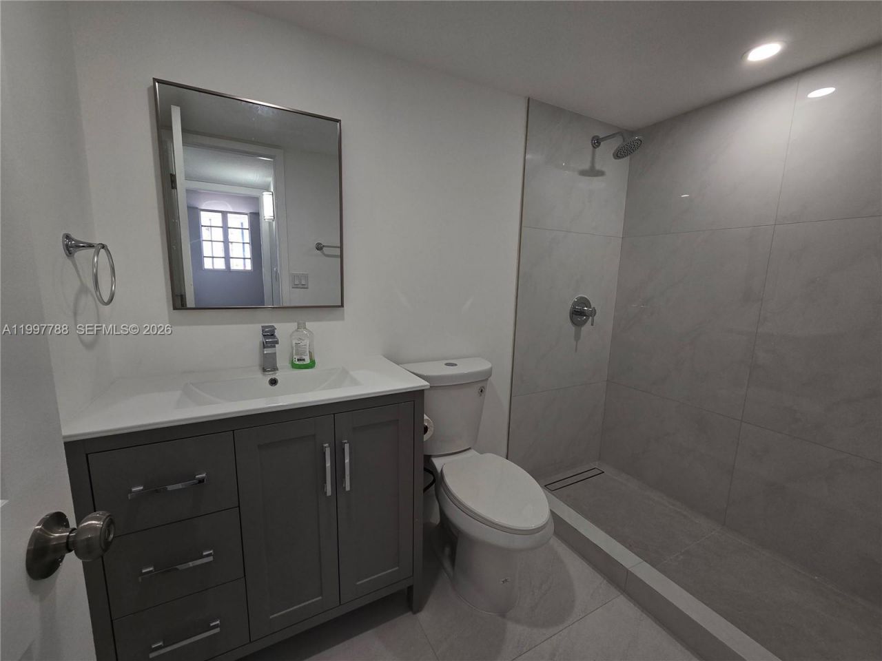 4550 NW 9th St, Unit 311E, Miami, FL 33126 Photo