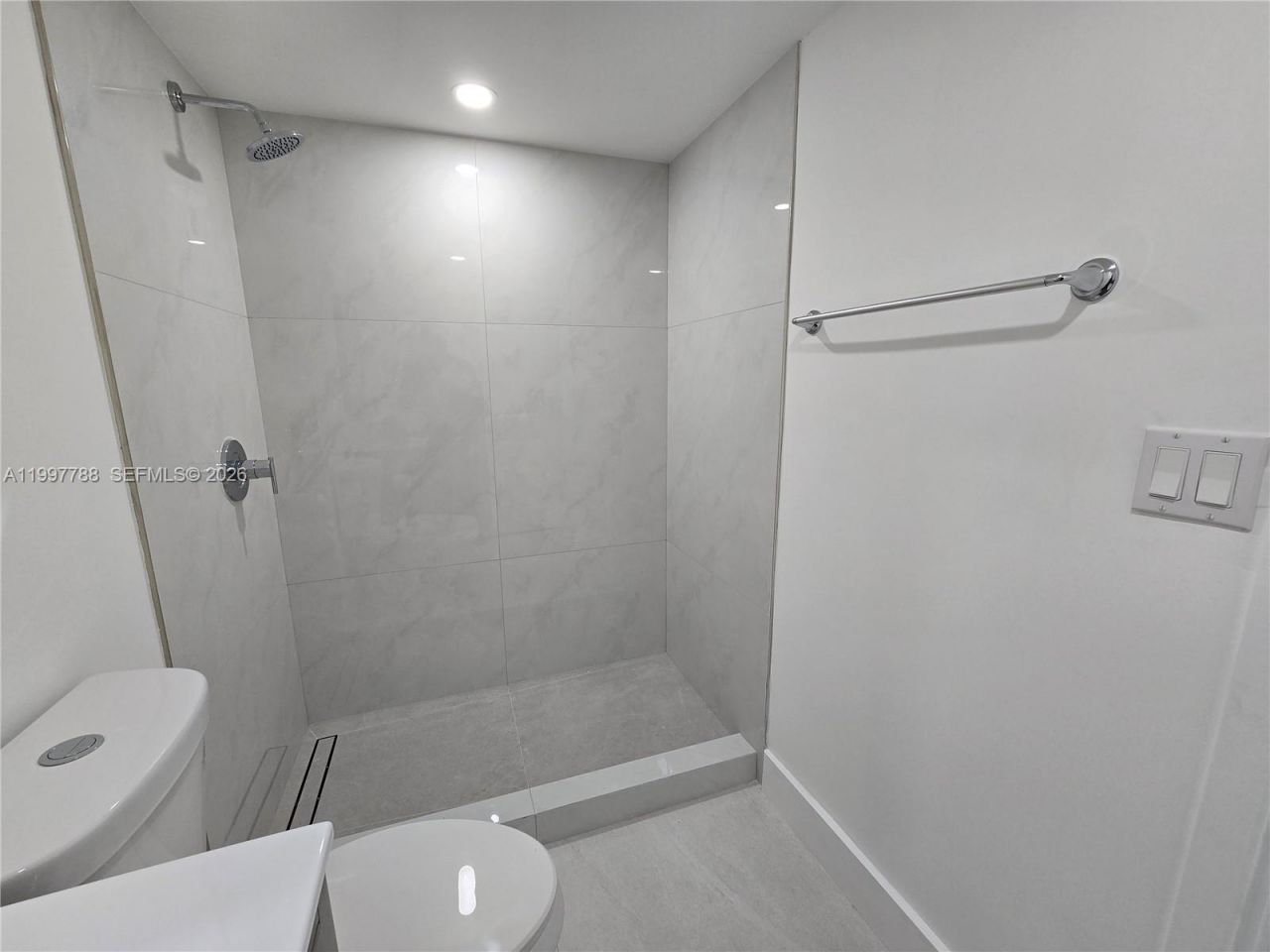 4550 NW 9th St, Unit 311E, Miami, FL 33126 Photo