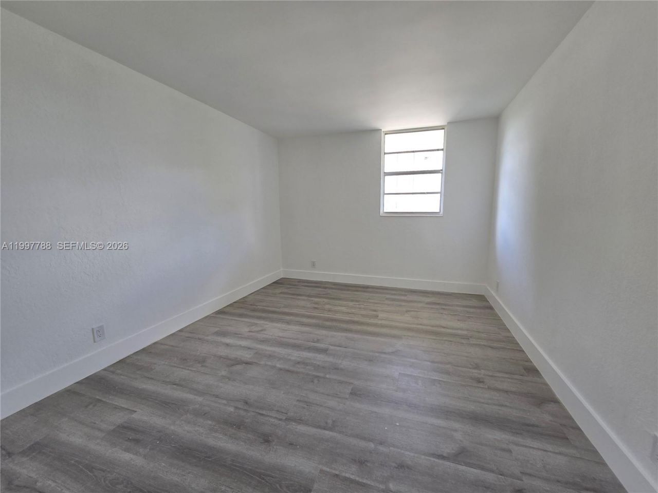 4550 NW 9th St, Unit 311E, Miami, FL 33126 Photo