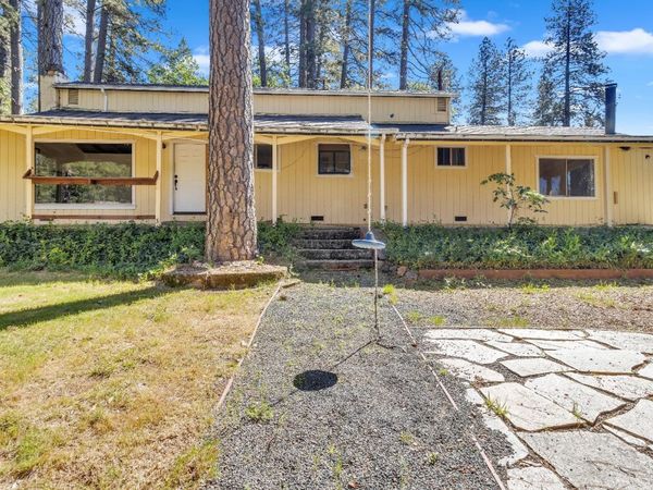 10227 Welsh Ln, Grass Valley, CA 95949