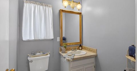 9818 Mira Del Rio Dr, Sacramento, CA 95827 Photo