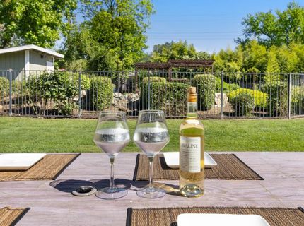 3410 W Country Club Ln, Sacramento, CA 95821 Photo