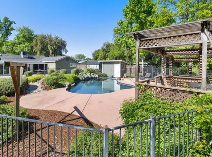 3410 W Country Club Ln, Sacramento, CA 95821 Photo