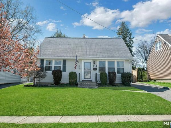 76 Farmingdale Avenue, BLOOMFIELD, NJ 07003