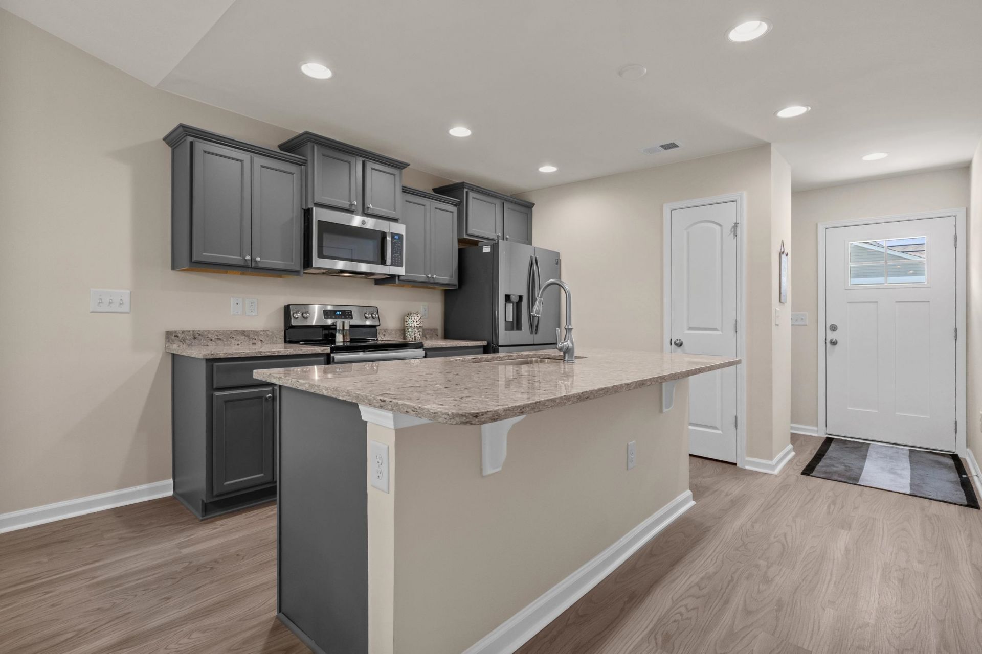 124 Machrie Loop Photo 11