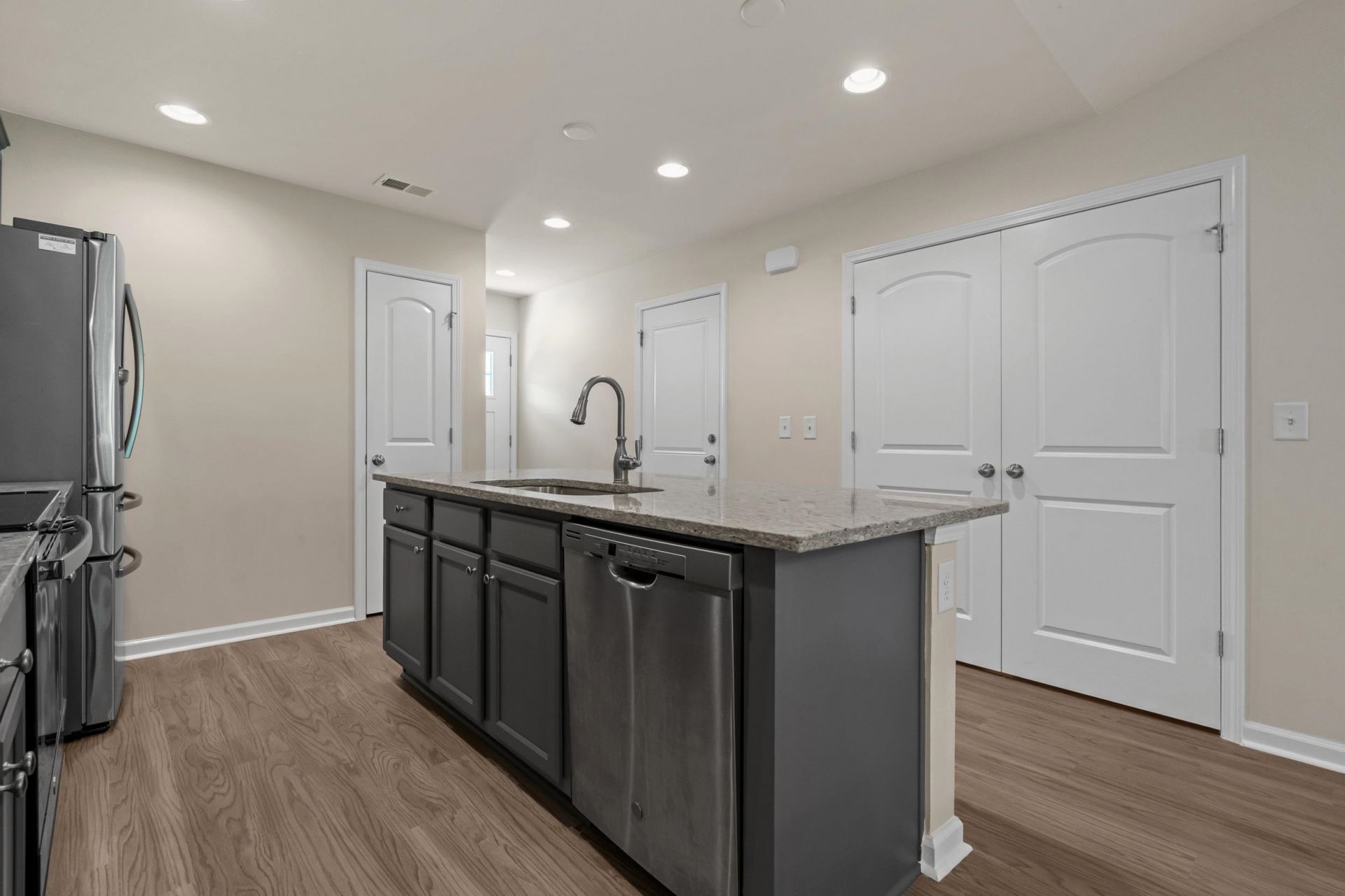 124 Machrie Loop Photo 12