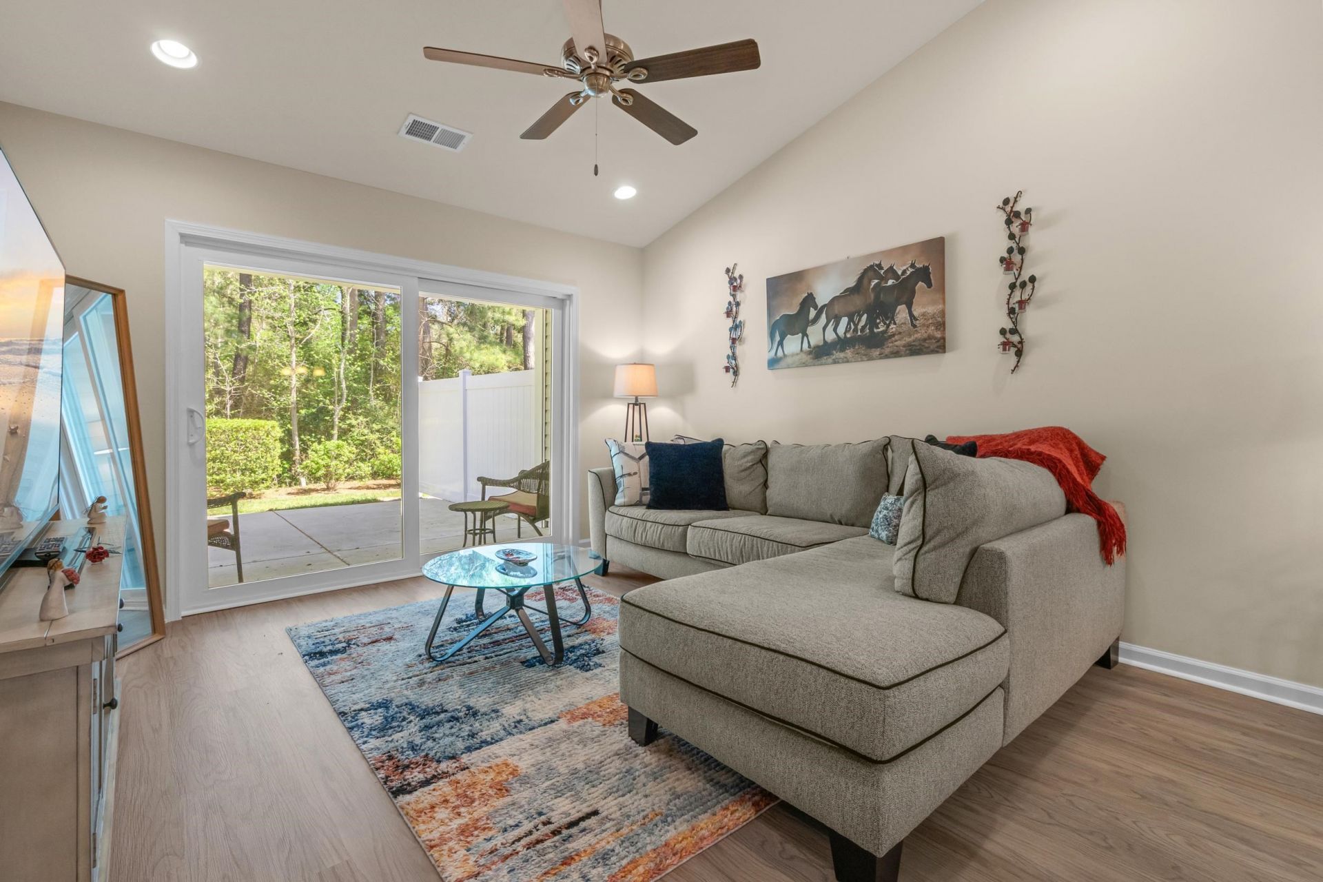 124 Machrie Loop Photo 16