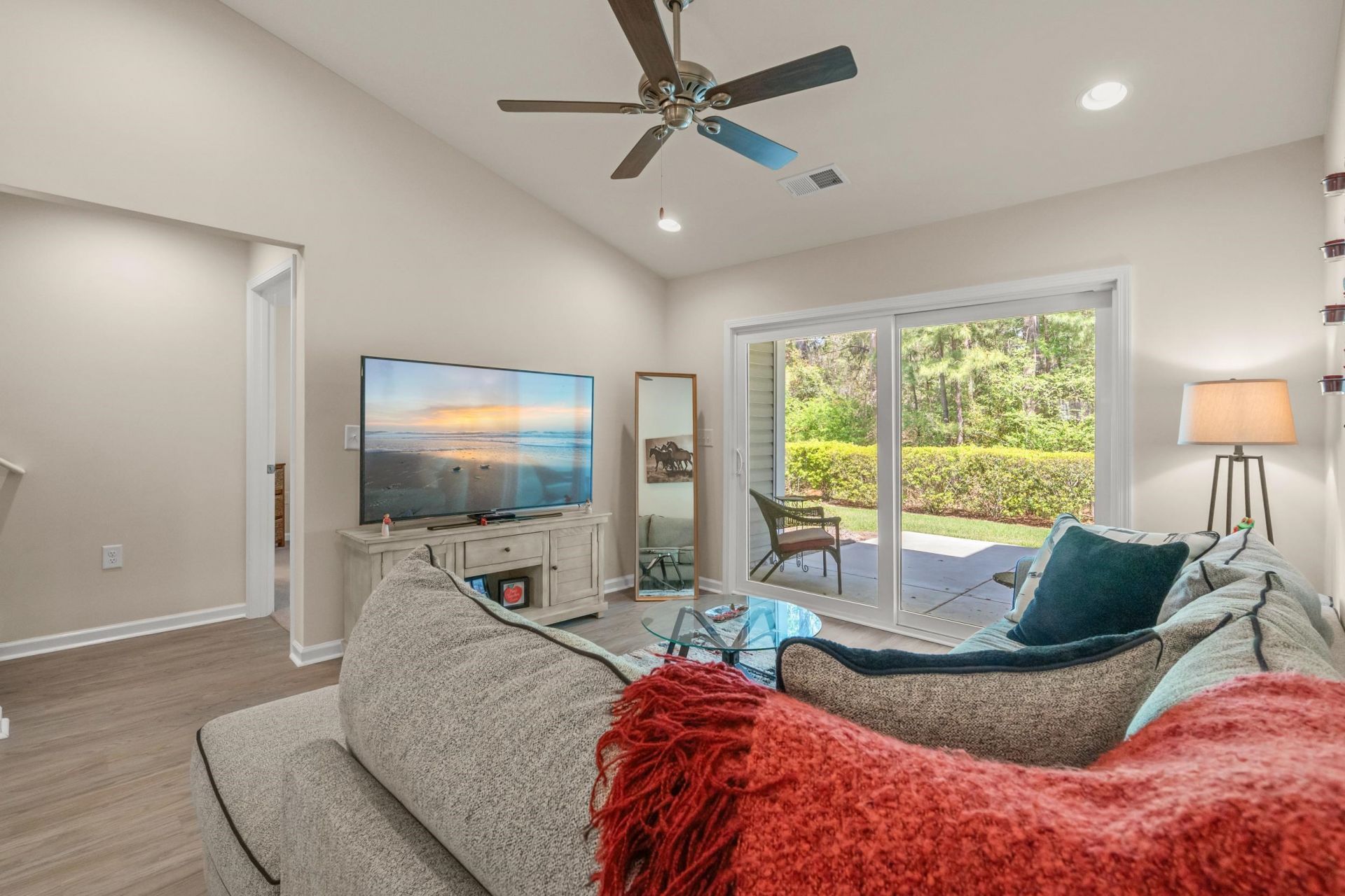 124 Machrie Loop Photo 17