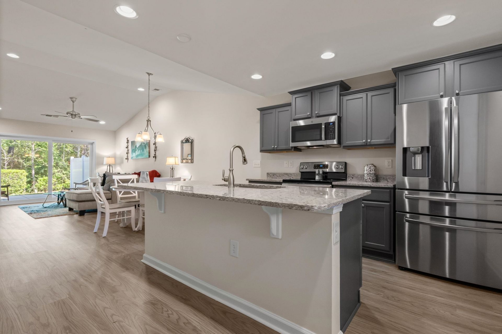 124 Machrie Loop Photo 9