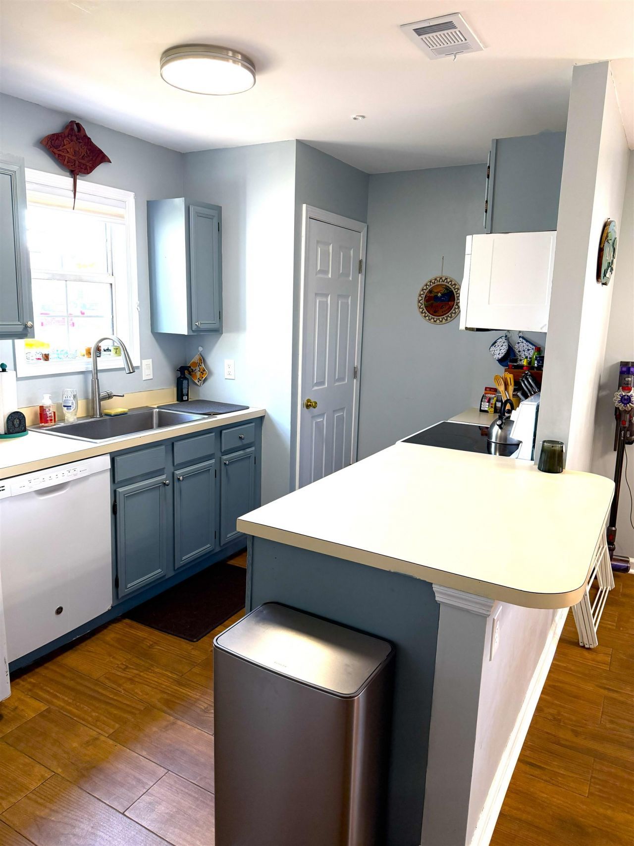9575 Leeds Circle Photo 6