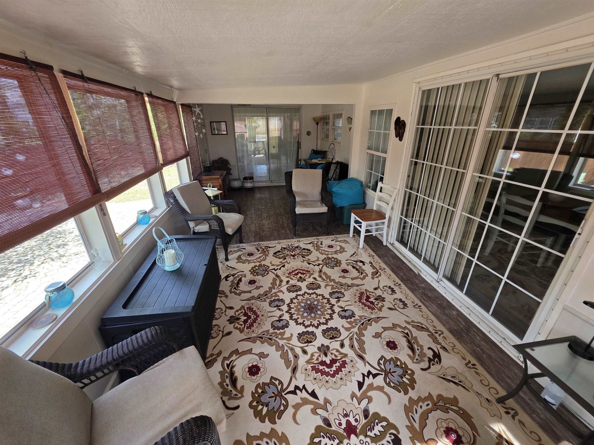 3267 Lyndon Dr. Photo 10