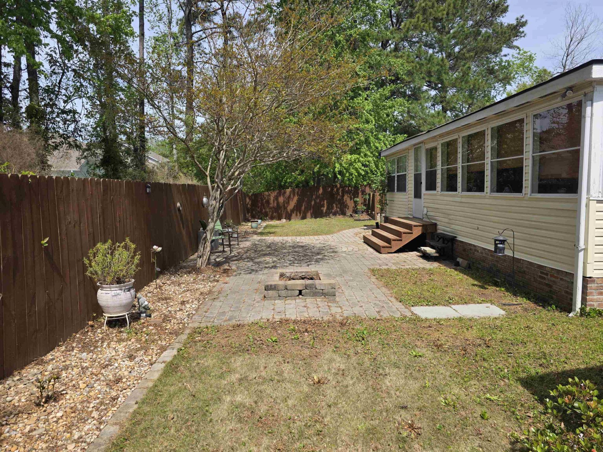 3267 Lyndon Dr. Photo 15