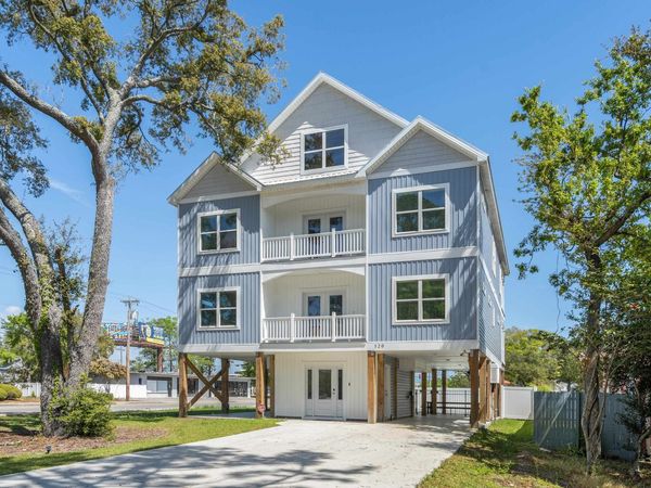 520 28th Ave. N , Myrtle Beach, SC 29577