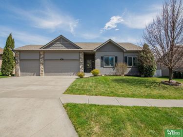 10017 S 203rd Street, Gretna, NE 68028