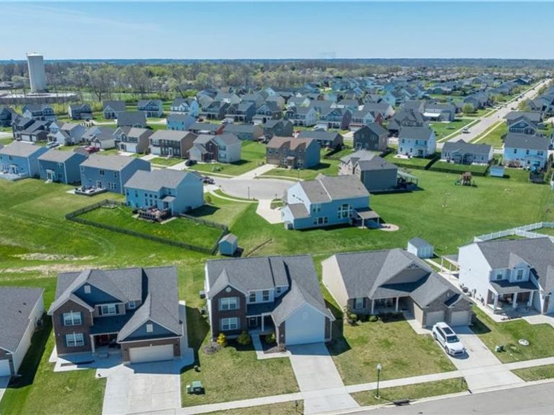 3063 White Ash Drive, Tipp City, OH 45371 Photo 5