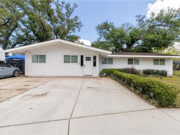 821 WIEGAND Drive, Westwego, LA 70094