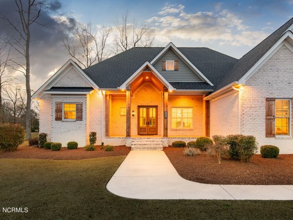 2841 Landing Circle, Grimesland, NC 27837