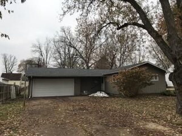 511 W Berry Avenue, Lansing, MI 48910