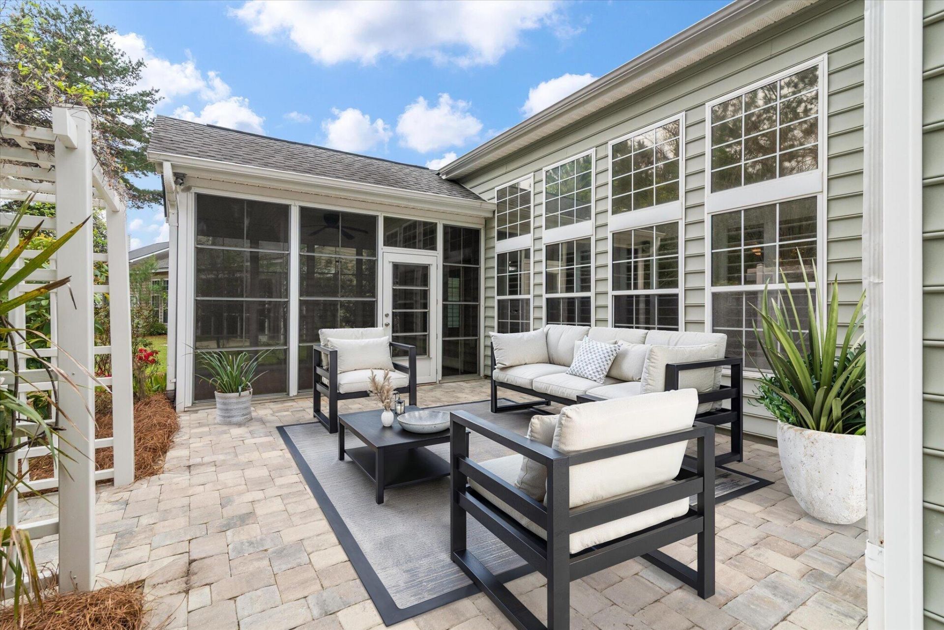 127 Carolinian Drive Photo 16