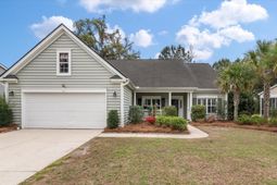 127 Carolinian Drive photo 4